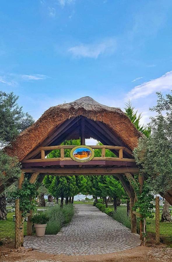 Manici Kasri Hotel Küçükkuyu Exterior foto